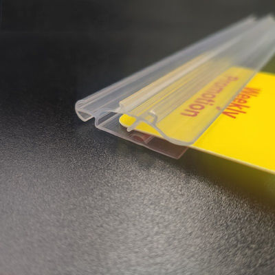 Linea di produzione di plastica di profilo del PVC del gancio dell'insegna del manifesto 5M/Min