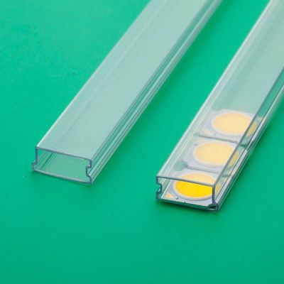 2 - linea macchina dell'estrusione di profilo del PVC della metropolitana di 5M/Min IC dell'estrusione di profilo