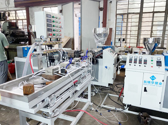 Linea di plastica macchina dell'estrusione di profilo del detentore di biglietto dell'etichetta di prezzi del PVC