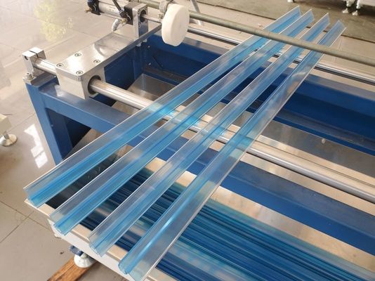Linea trasparente macchina dell'estrusione di profilo del PVC di 3 espulsori dell'estrusione del parlatore dello scaffale